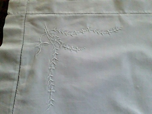 N02 Parure de lit de bébé coton brodé drap 77x120 + taie VINTAGE baby sheet set - Imagen 8 de 11