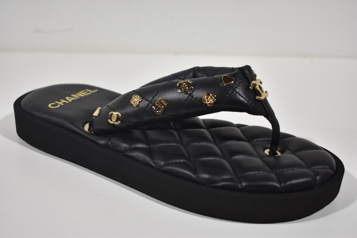 Chanel 23P Black Quilted Charms Padded Pool Thong Logo Slide Chanel 23P Black Quilted Charms Padded Pool Thong Logo Slide