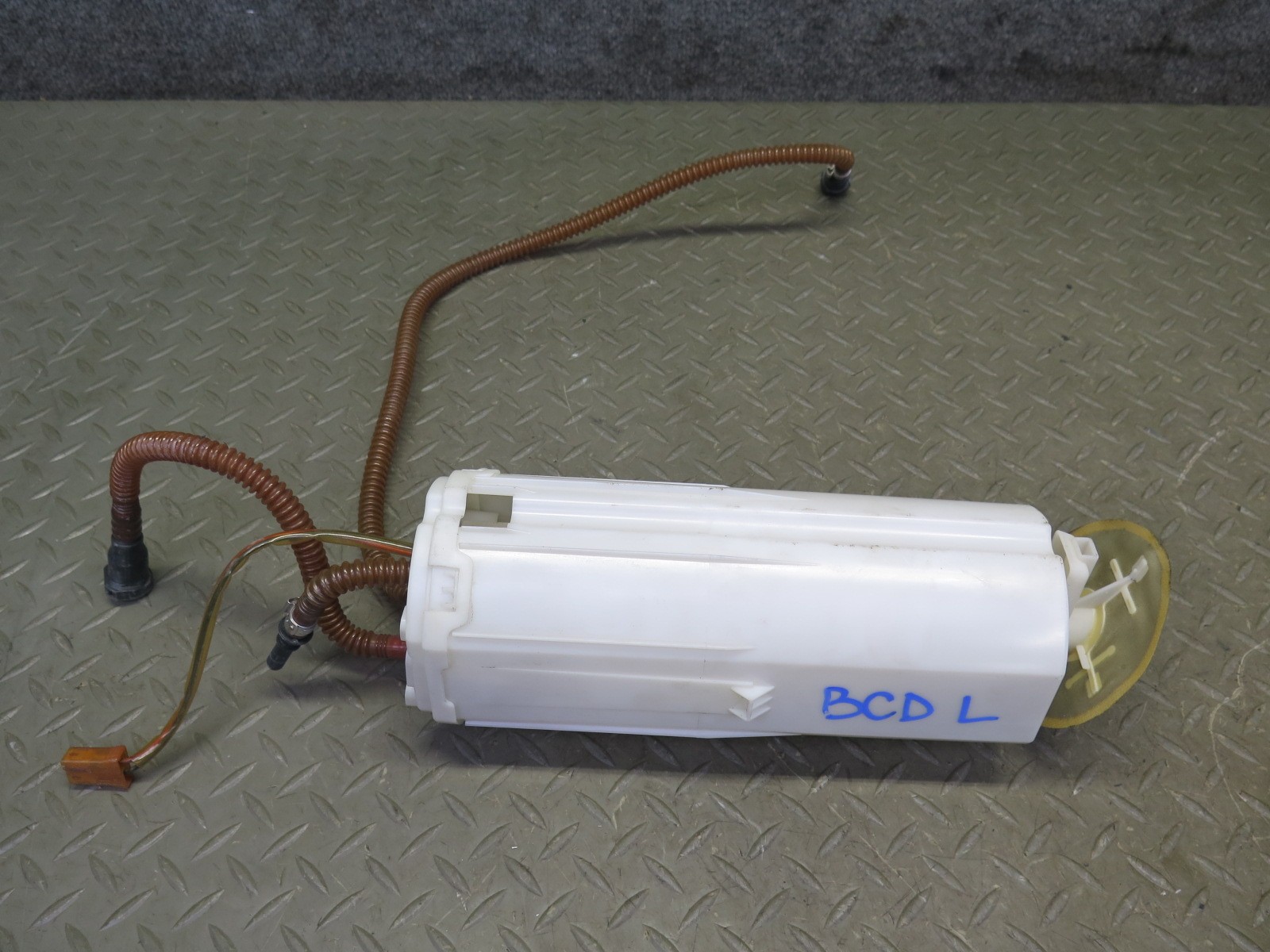 2006-2012 BENTLEY FLYING SPUR 6.0L ENGINE LEFT & RIGHT SIDE FUEL PUMP ASSEMBLY
