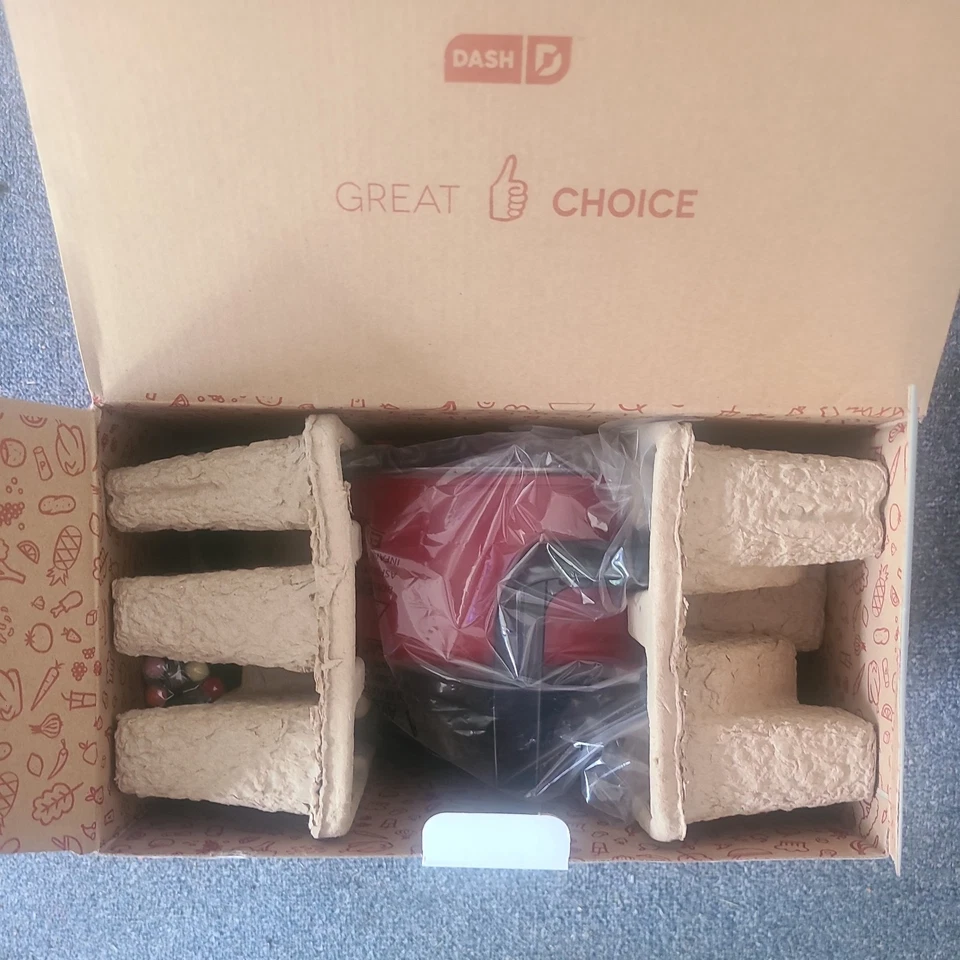 Marca Dash - Olla para hacer fondue eléctrica de 3 cuartos roja Foto 4 de 4