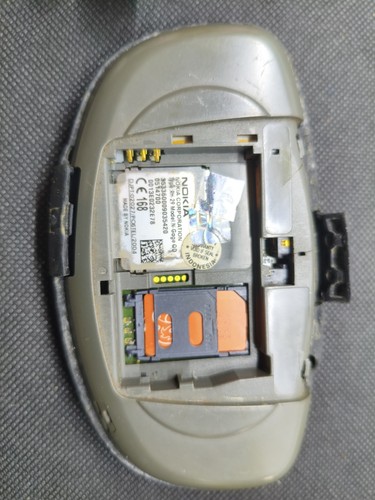Nokia N-Gage QD Mobile phone Handheld Game Console for Parts Or Repair - Picture 7 of 8