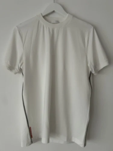 T shirt Prada homme, taille L, 100% authentique
