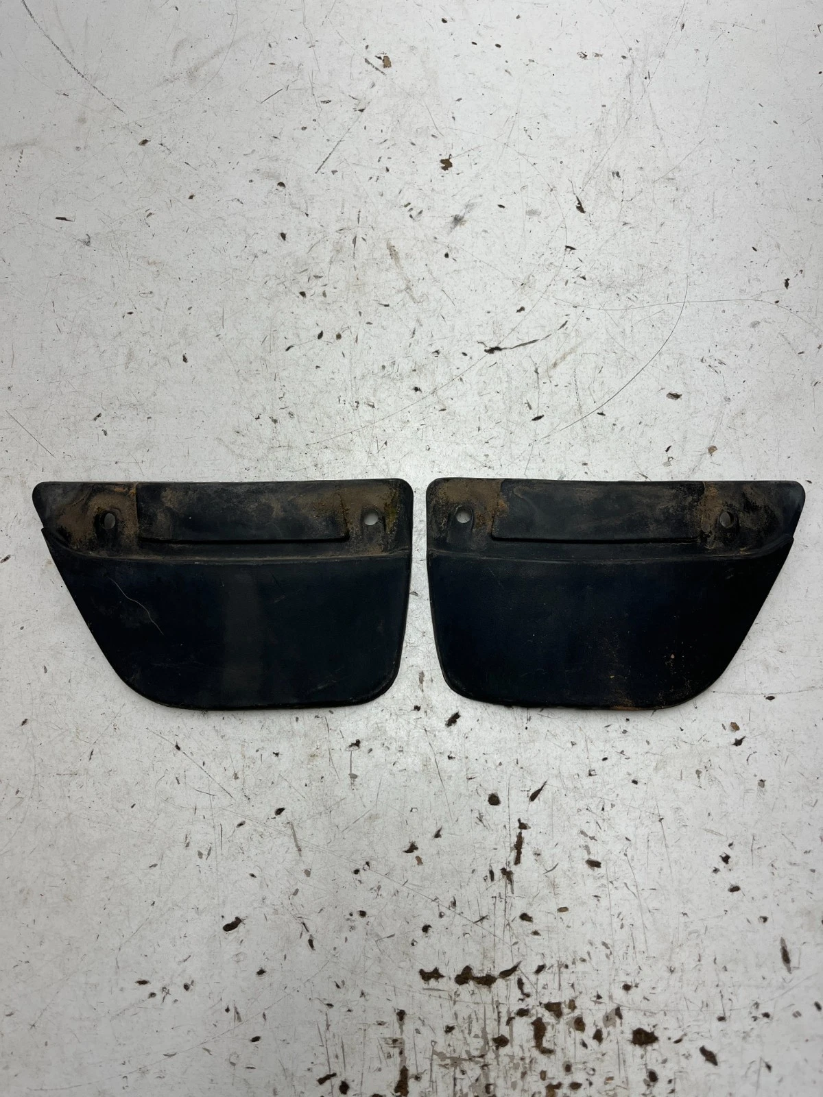 83 1983 Yamaha Tri Moto 200 Ytm200 OEM Back Rear Fender Mud Guard Flap Flaps