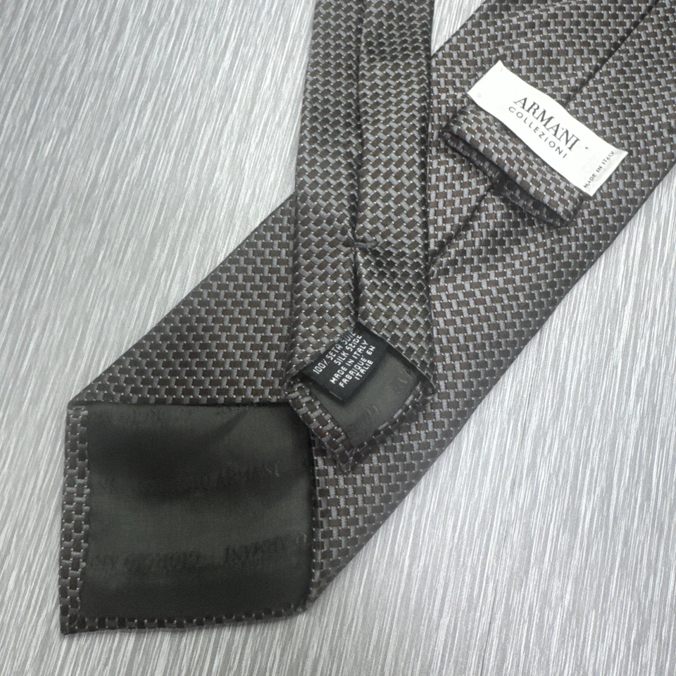 Corbata de seda con textura marrón Armani Collezioni hecha en Italia estilo dinero antiguo para hombre Foto 3 de 4