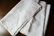 Copriletto matrimoniale in "pizzo di Burano" in lino bianco