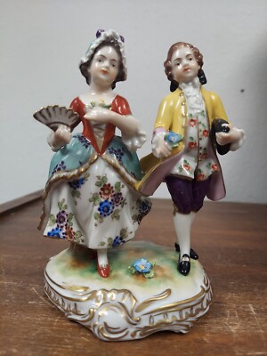 Dresden Lovers Porcelain Figurine 6'' Tall4'' Wide 3 1/2'' Deep VGUC