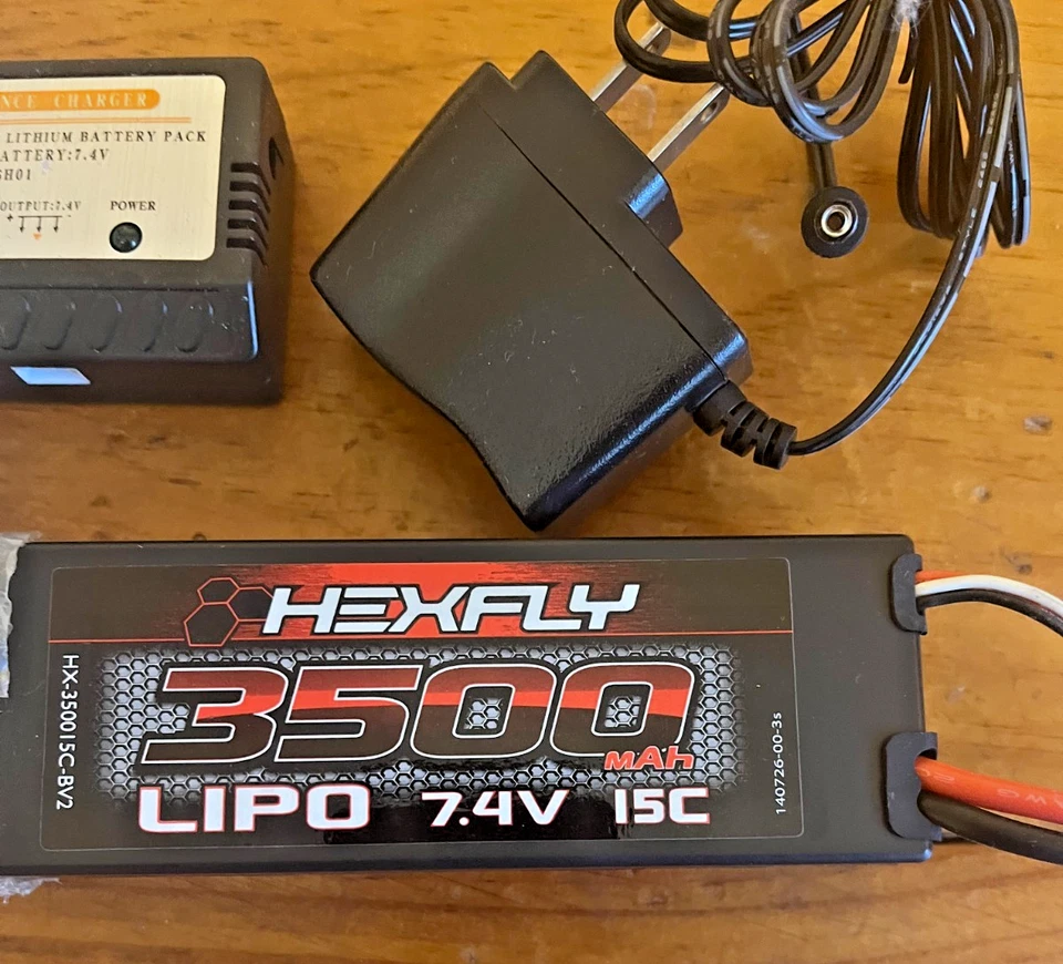 REDCAT RACING TORNADO EPX PRO STOCK  LIPO 3500 MAh 7.4V 15C with trickle Charger - Image 2 of 3