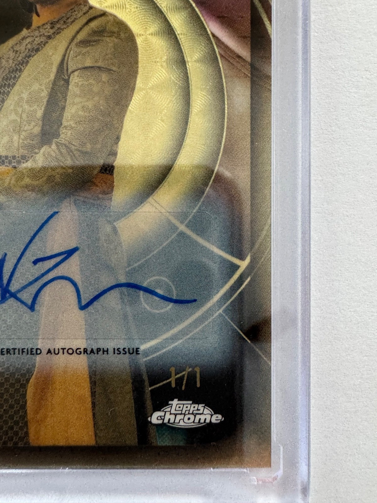 2026 Topps Chrome Star Wars Hamato Xiono SuperFractor Auto 1/1 view 2