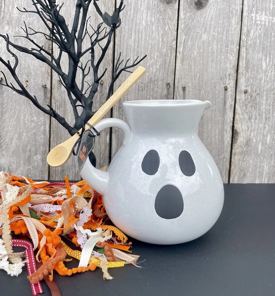 HALLOWEEN PITCHER WITH WOODEN SPOON HOCUS POCUS GHOST ceramic spooky NWT VHTF - Image 3 of 4
