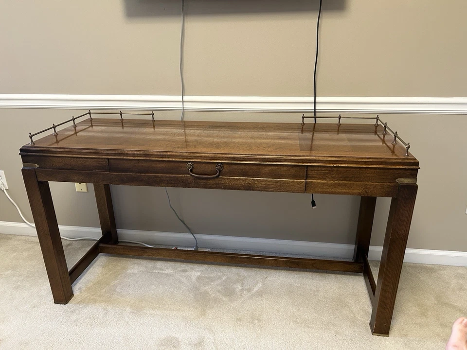 Escritorio consola campaña Mid-Century Lane - Galería de latón - Nogal burl - Raro Foto 3 de 4