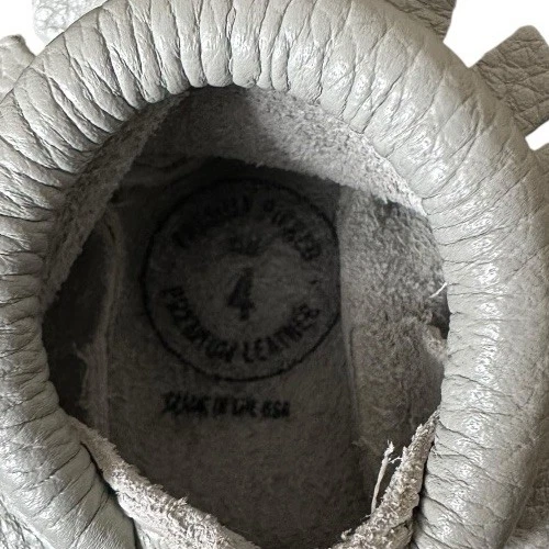 Mocasines grises de cuero plateado recién escogidos para bebé talla 4 ¡ENVÍO RÁPIDO! Foto 4 de 4