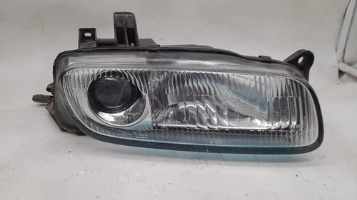 11061708 Feu Droit pour MAZDA 323 C/F/P/S BERLINA (BA) 2.0 D P GLX 1122957