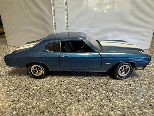 American Muscle 1970 Chevelle SS 454 Blue 1/18 Scale diecast model