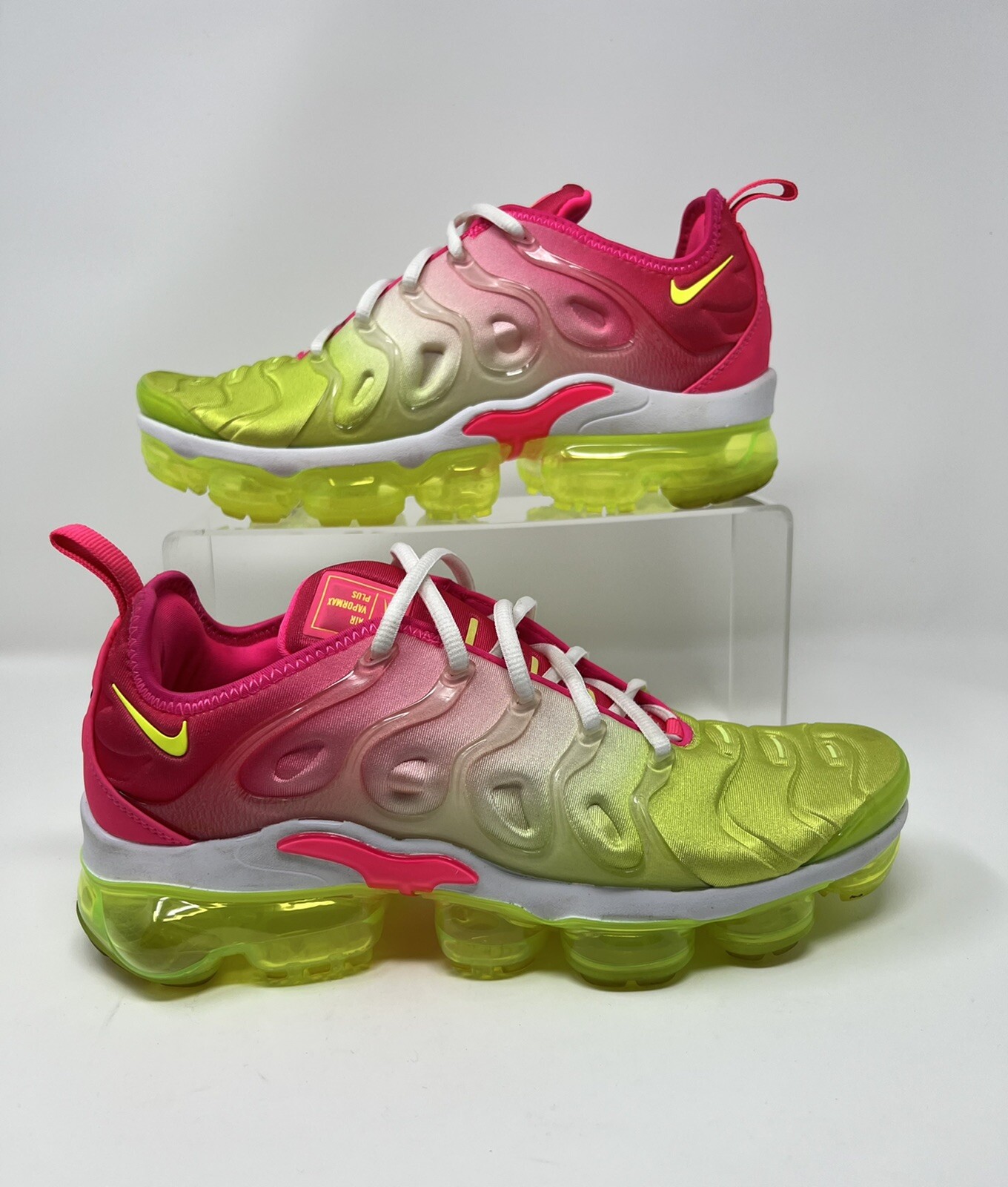 all pink nike vapormax plus