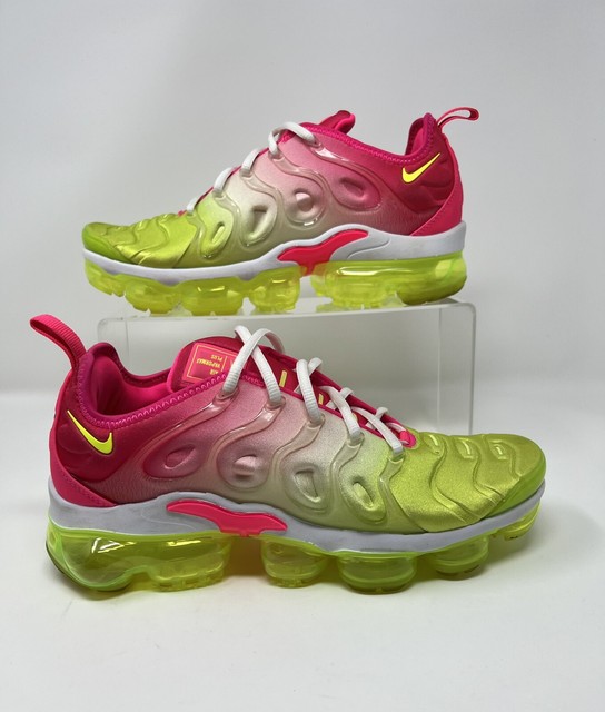 volt hyper pink vapormax