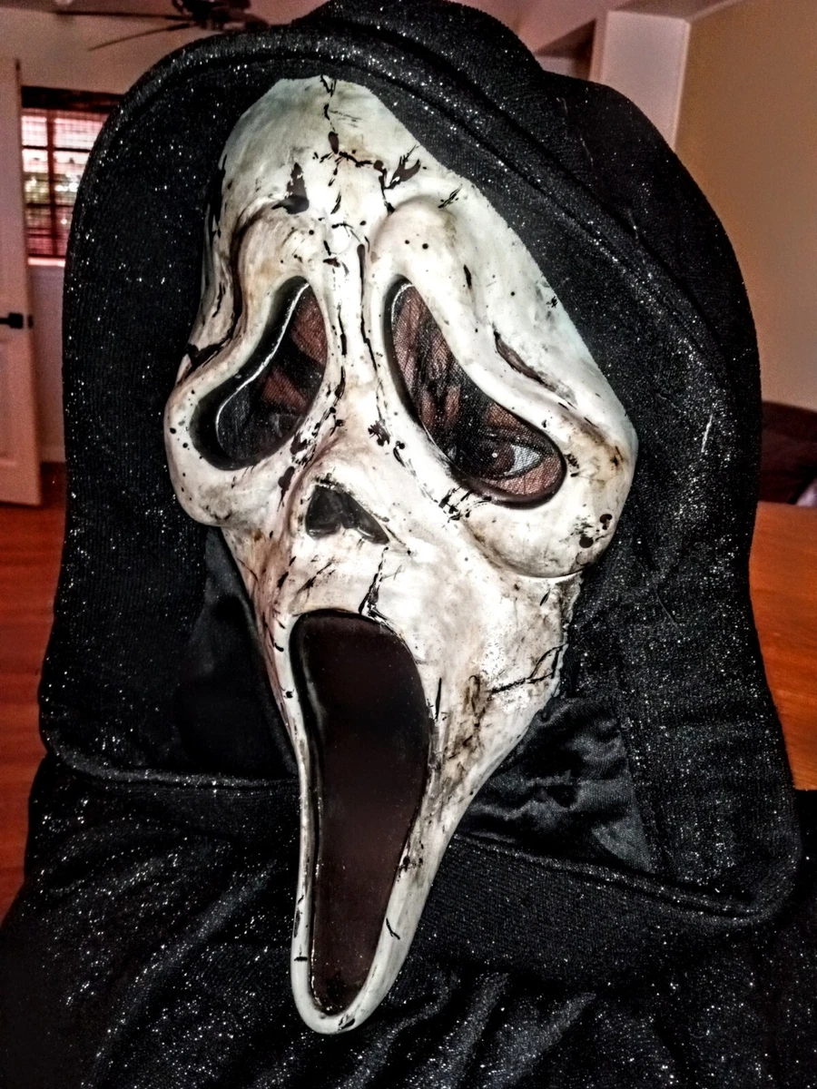 Zombie Ghostface mask looks just like Scream 6 Ghostface : r
