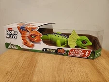 Robo Alive Frill Neck Lizard Robotic Pet Figure Green Zuru Toy New