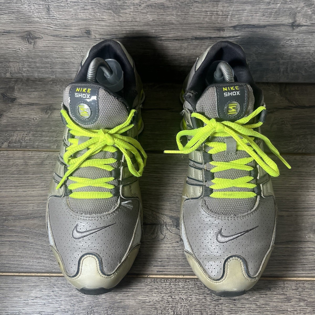 Nike Shox NZ Leather Silver Green Running Shoes 378341-053 Nike Shox NZ Leather Silver Green Running Shoes 378341-053