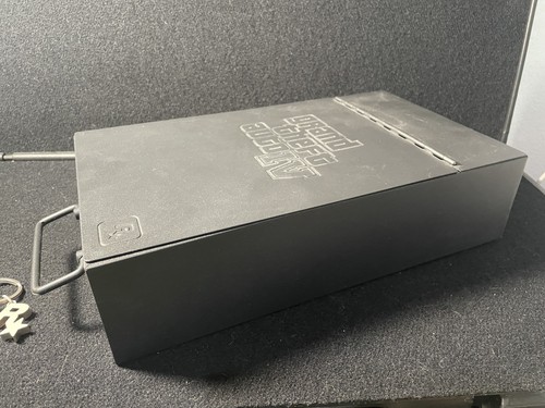Grand Theft Auto 4 GTA 4 IV Collectors Edition Metal Bankers Lock Box w/ Key - Picture 7 of 9