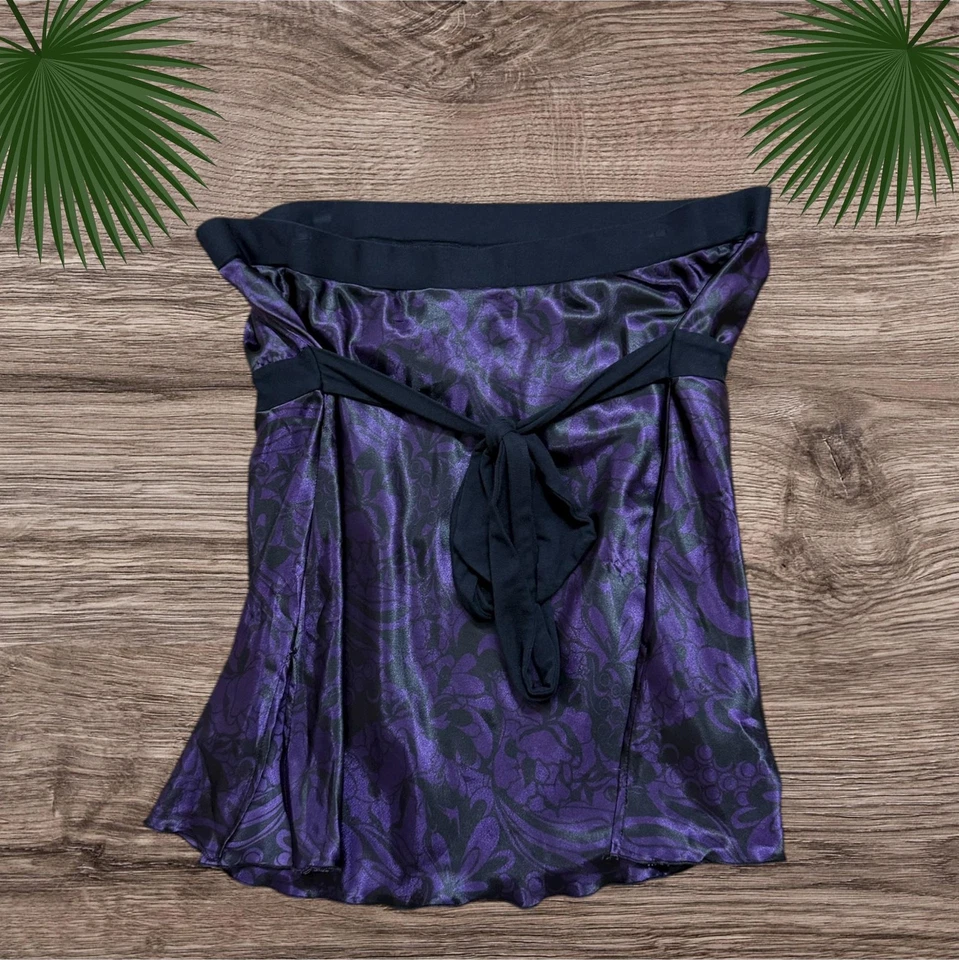 Blusa sin tirantes Lane Bryant para mujer 18/20 púrpura negra floral satinado Foto 2 de 4