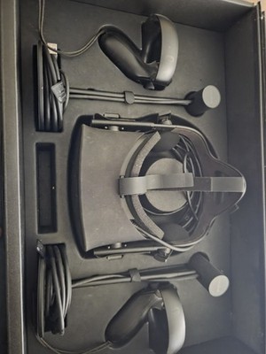 Working Oculus Rift PC Headset Kit Black w/ Controllers, Sensors & Cables