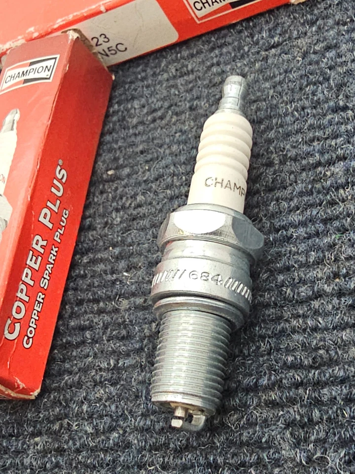 (CANTIDAD 6) Bujías de cobre Champion 123-rn5C para Lamborghini Countach 5000 1985 Foto 4 de 4