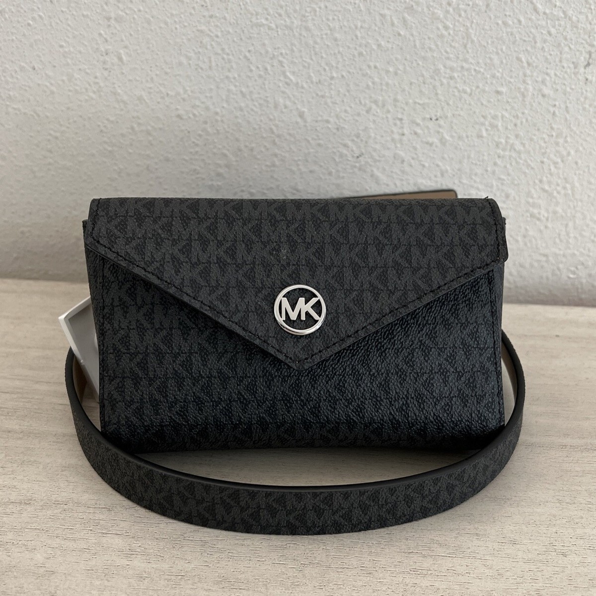 Michael Kors 556324C 006 Sz S/M Black Gray MK Logo Fanny Michael Kors 556324C 006 Sz S/M Black Gray MK Logo Fanny