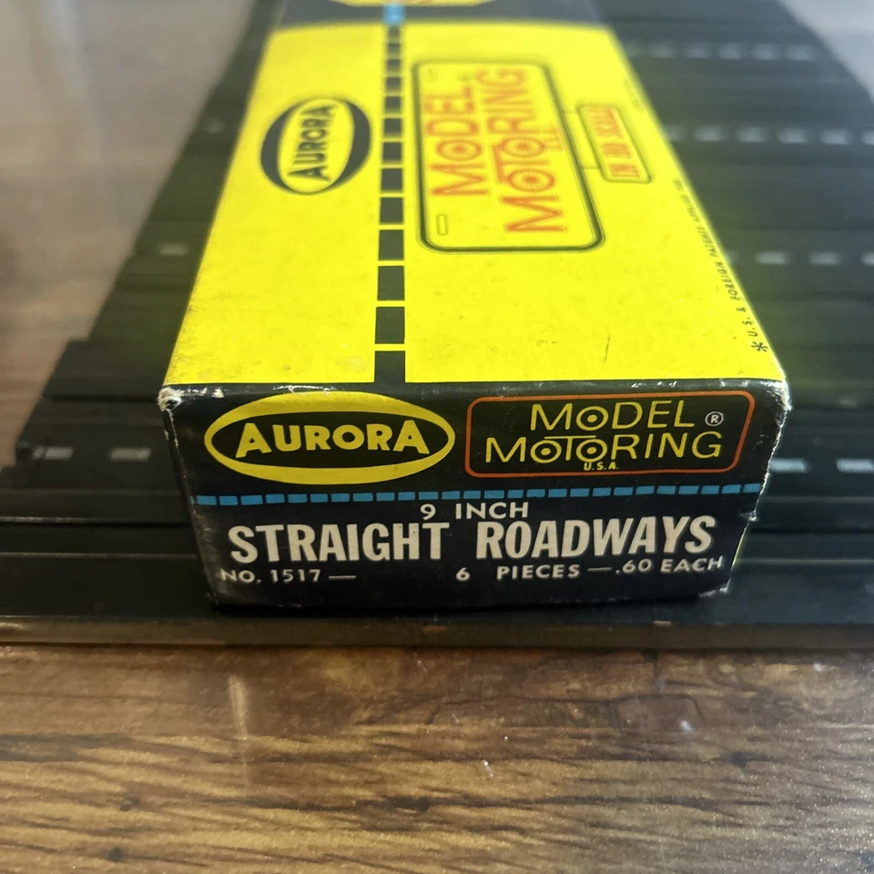 Aurora Model Motoring 9" Straight Roadways with open Box #1517 L/N In The Box - Image 3 of 4
