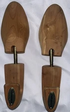 FLORSHEIM  CEDAR Men's Shoe Trees SMALL EUC FREE SHIPPING