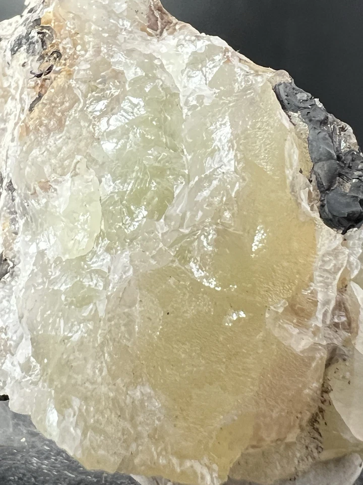 Fluorescent Smithsonite El Potosi Mine, Santa Eulalia, Chihuahua, Mexico 38 g - Image 3 of 4