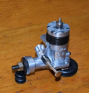 1961 OS Max 15 III CL model airplane engine 2.5cc vintage .15 glow motor Japan