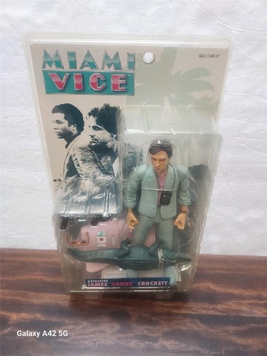 Mezco Miami Vice Detective James "Sonny" Crockett Action Figure