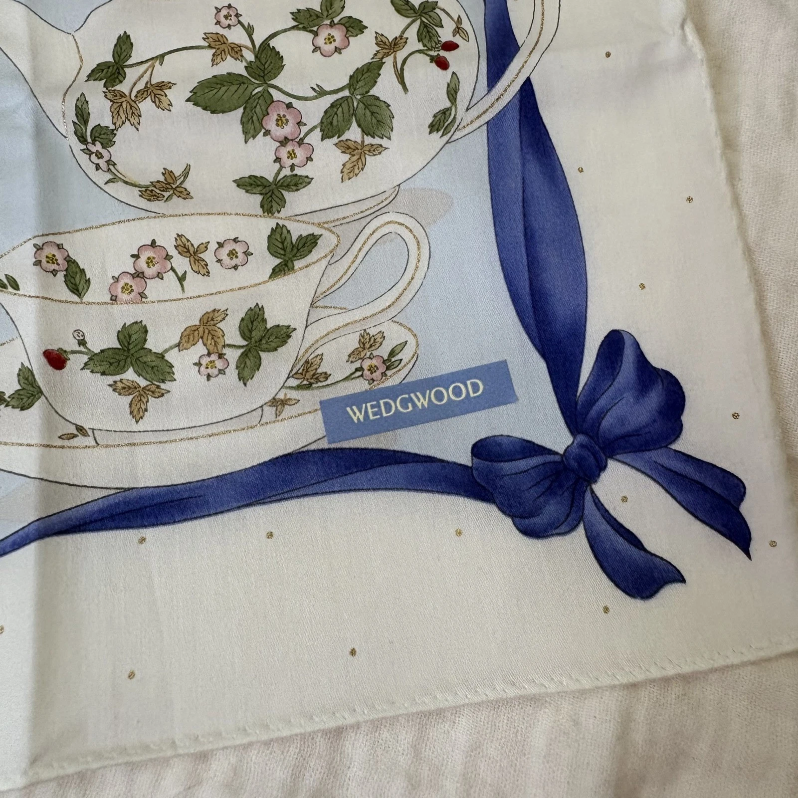 Wedgwood Scarf Handkerchief Wild Strawberry Tea Set Cotton Blue White 19"