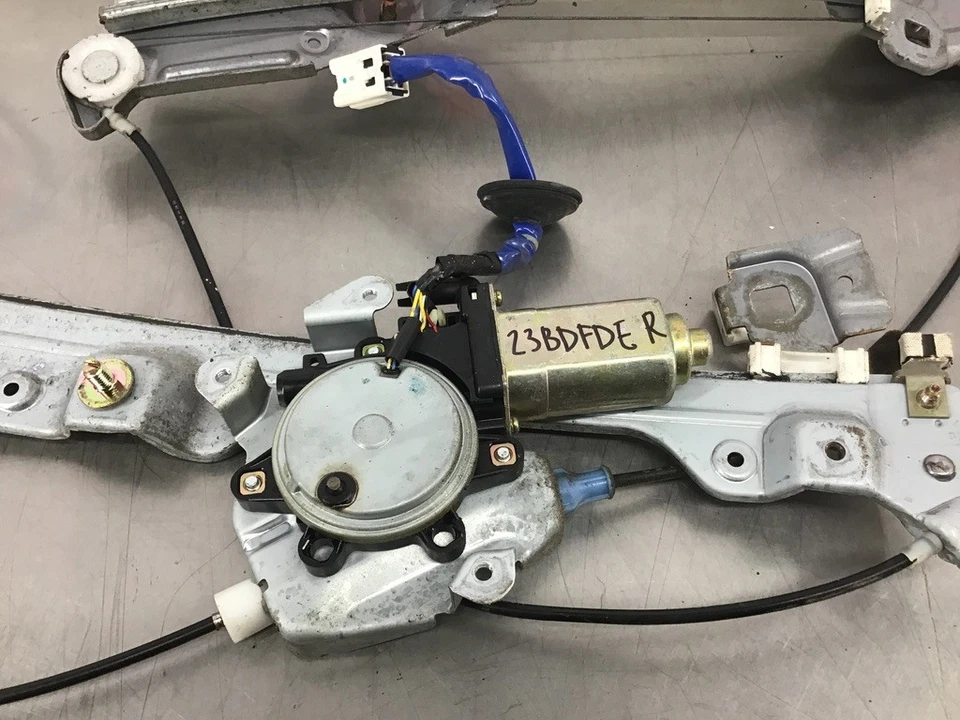 Оригинальный двигатель регулятора стекла пассажирского автомобиля купе Infiniti G35 03–07 годов выпуска 80720AM811 23BDFDE - Изображение 2 из 4