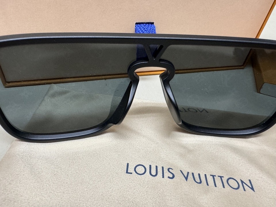 LOUIS VUITTON MEN’S SUNGLASSES WAIMEA BLACK GUN MGM Z1082E MONOGRAM