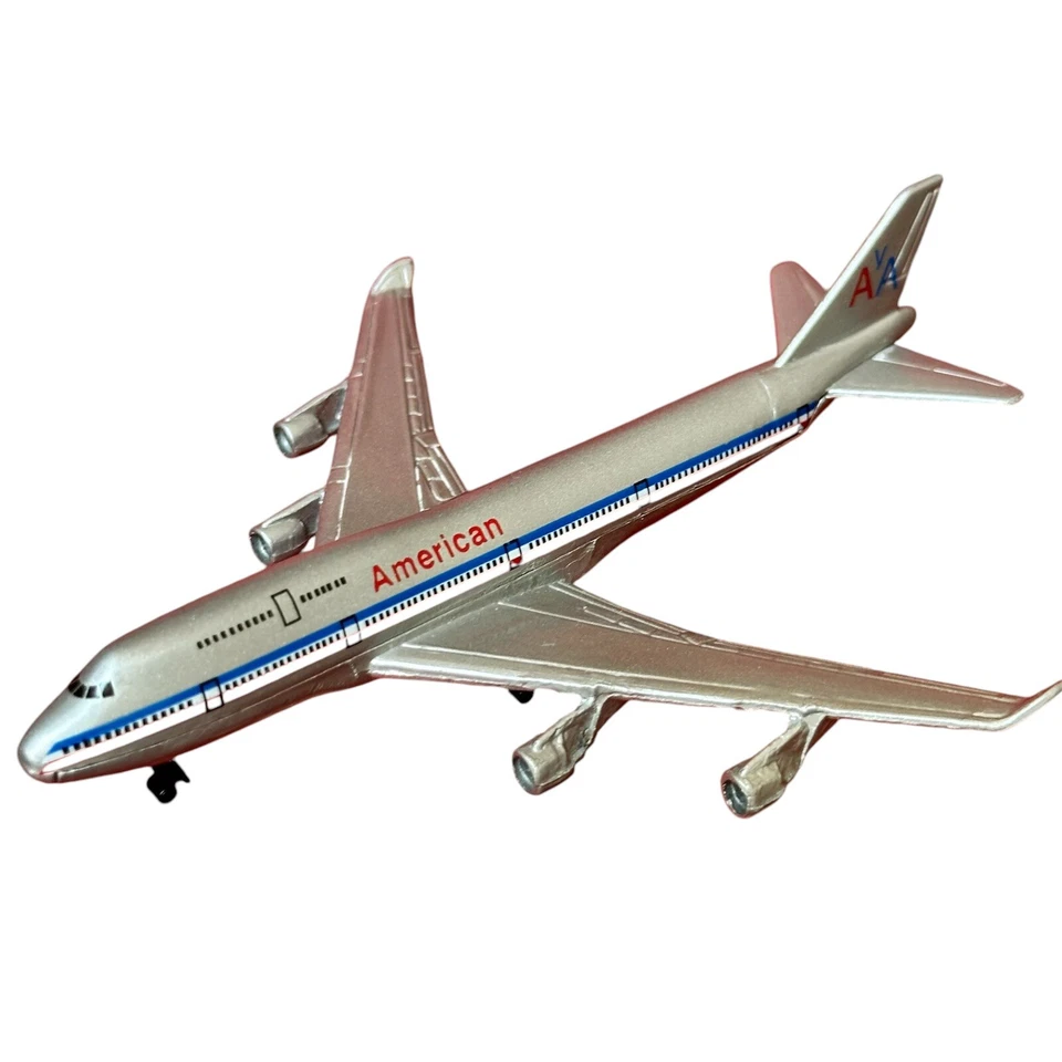 Avión de juguete Maisto American Airlines de 5 pulgadas de largo. Falta 1 tren de aterrizaje ☑️fotos Foto 2 de 4