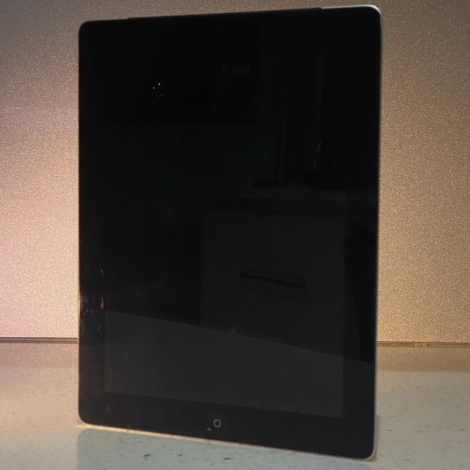 Apple iPad 3 A1430 - 32GB, Wi-Fi + 4G Cellular/ 9.7in - Black (AU Stock) #208 - Image 2 of 4