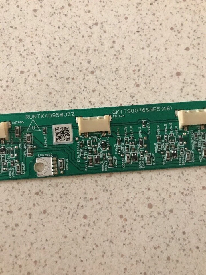 Inverter runtka095wjzz TV Sharp Lc-26ga5e - Immagine 3 di 4