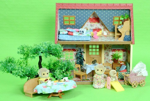 fistuff Sylvanian Families Xmas Decorated Cottage/House, Furniture, Figures LOT - Picture 4 of 15