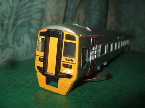 BACHMANN BR CLASS 158 ALPHALINE WESSEX TRAIN SILVER BODY ONLY - 52746 | Zustand: Used