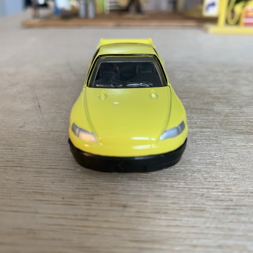 Honda Motor Max 6071 Diecast Yellow Car - 1:64 Scale In Mint Condition - Picture 3 of 8