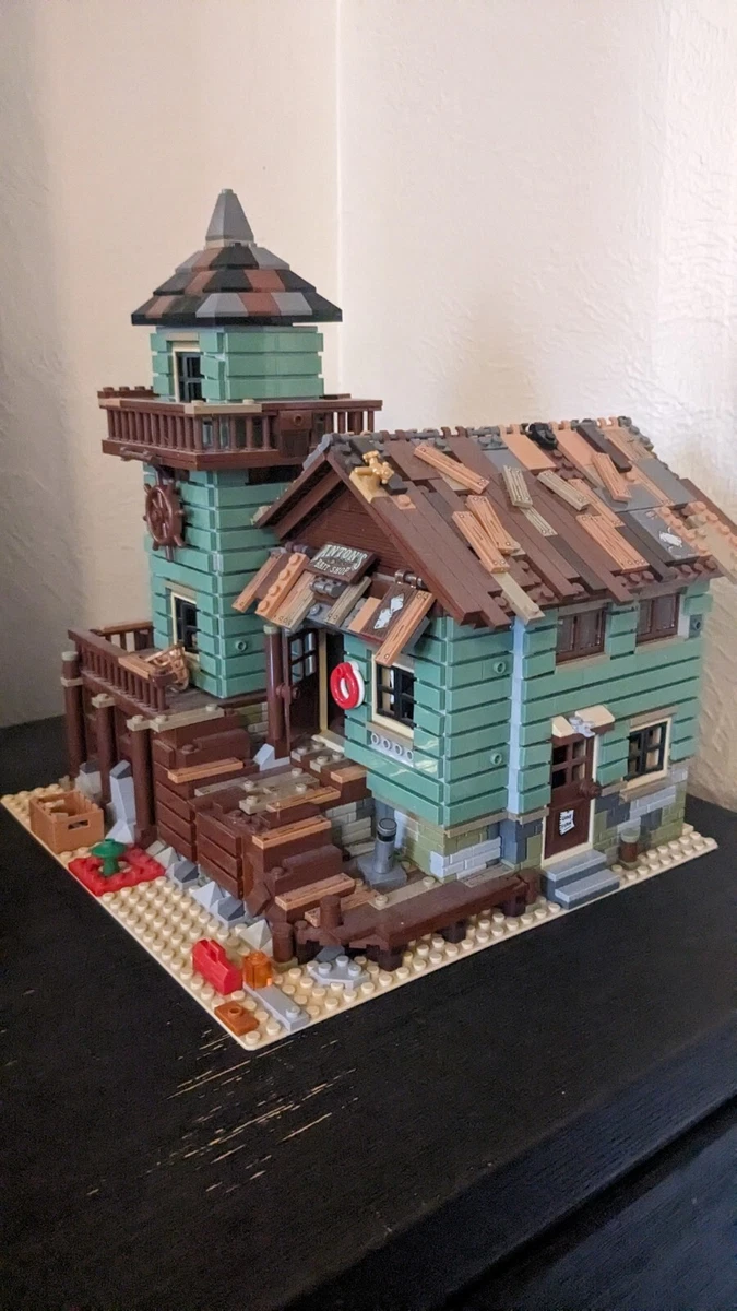 LEGO Ideas 21310 Old Fishing Store missing Minifigs and a few accessories  no Man