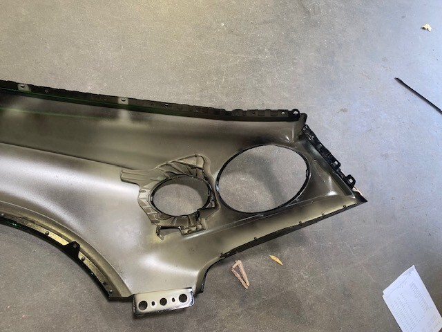 Bentley Bentayga left fender  2020-2023