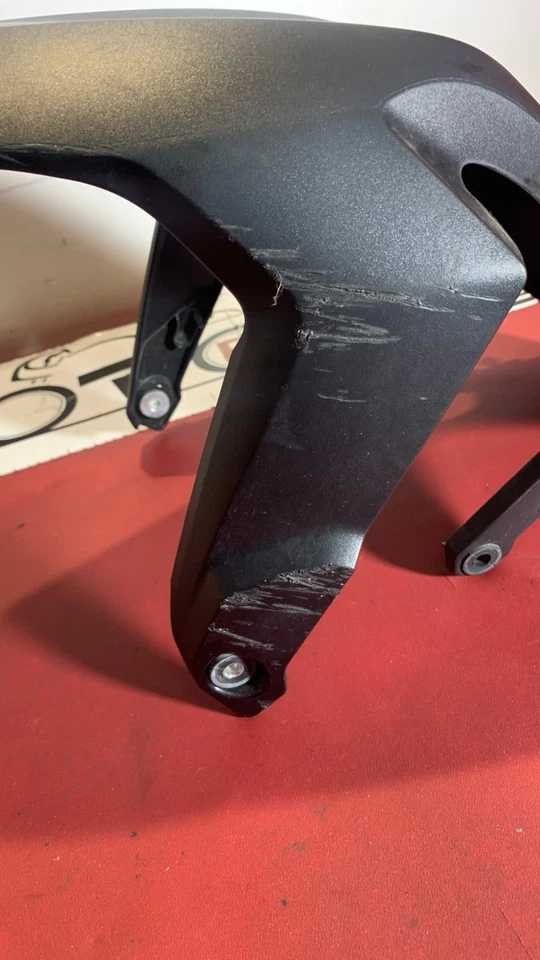 PARAFANGO ANTERIORE HONDA HORNET CB 750 2024 61101-MLB-D00 DANNO - Immagine 2 di 4