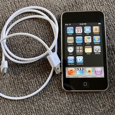 Apple iPod Touch 2nd Generation 8GB Model A1266 With USB 2008