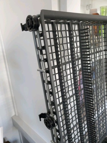 GE Profile Dishwasher Complete Top Upper Rack Basket Cutlery Model GDT630pmm0es - Picture 2 of 7