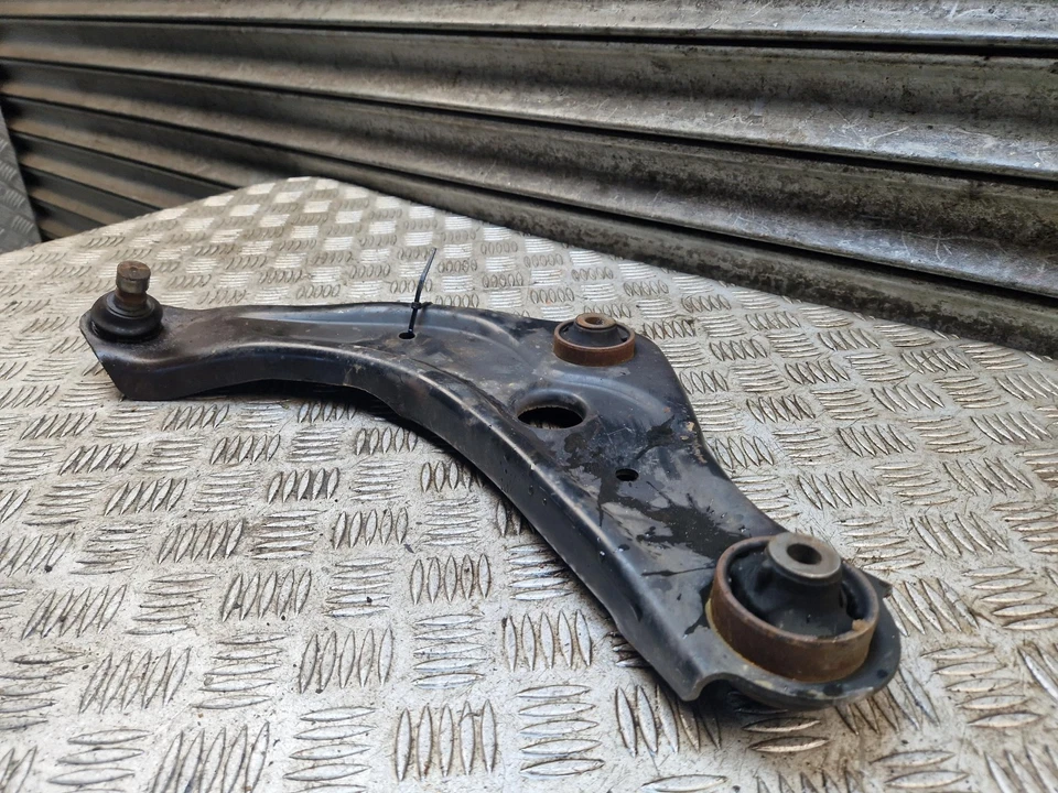 NISSAN QASHQAI CONTROL ARM WISHBONE FRONT LEFT PASSENGER SIDE J11 2013 - 2017 - Image 3 of 4