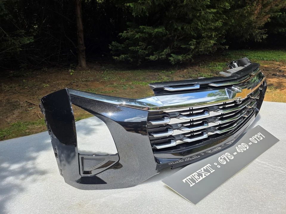 Cubierta del parachoques delantero Chevrolet Equinox 2025 OEM sin envío 55127121 Foto 3 de 4