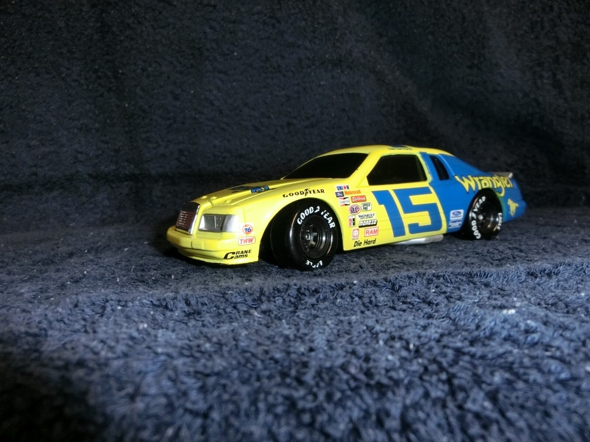 Dale Earnhardt 1/24 Diecast 1983 Bud Moore Thunderbird B/W Bank | eBay