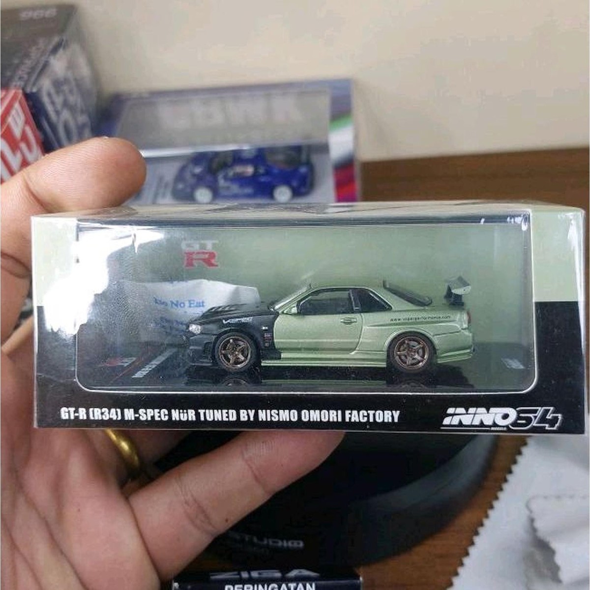 INNO64 1:64 Nissan Skyline GT-R R34 M-Spec Nur Tuned by Omori